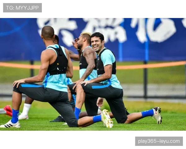 哥伦比亚队新战术闪耀赛场，进攻火力全开状态稳健引瞩目